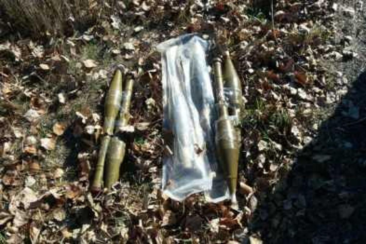 Рядом с трассой Мариуполь - Донецк обнаружен крупный тайник с боеприпасами  Рядом с трассой Мариуполь - Донецк обнаружен крупный тайник с боеприпасами