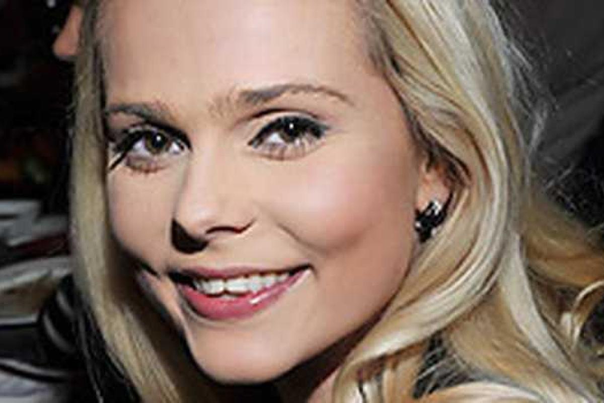 Экс-"блестящая" Ксения Новикова выходит замуж Экс-"блестящая" Ксения Новикова выходит замуж