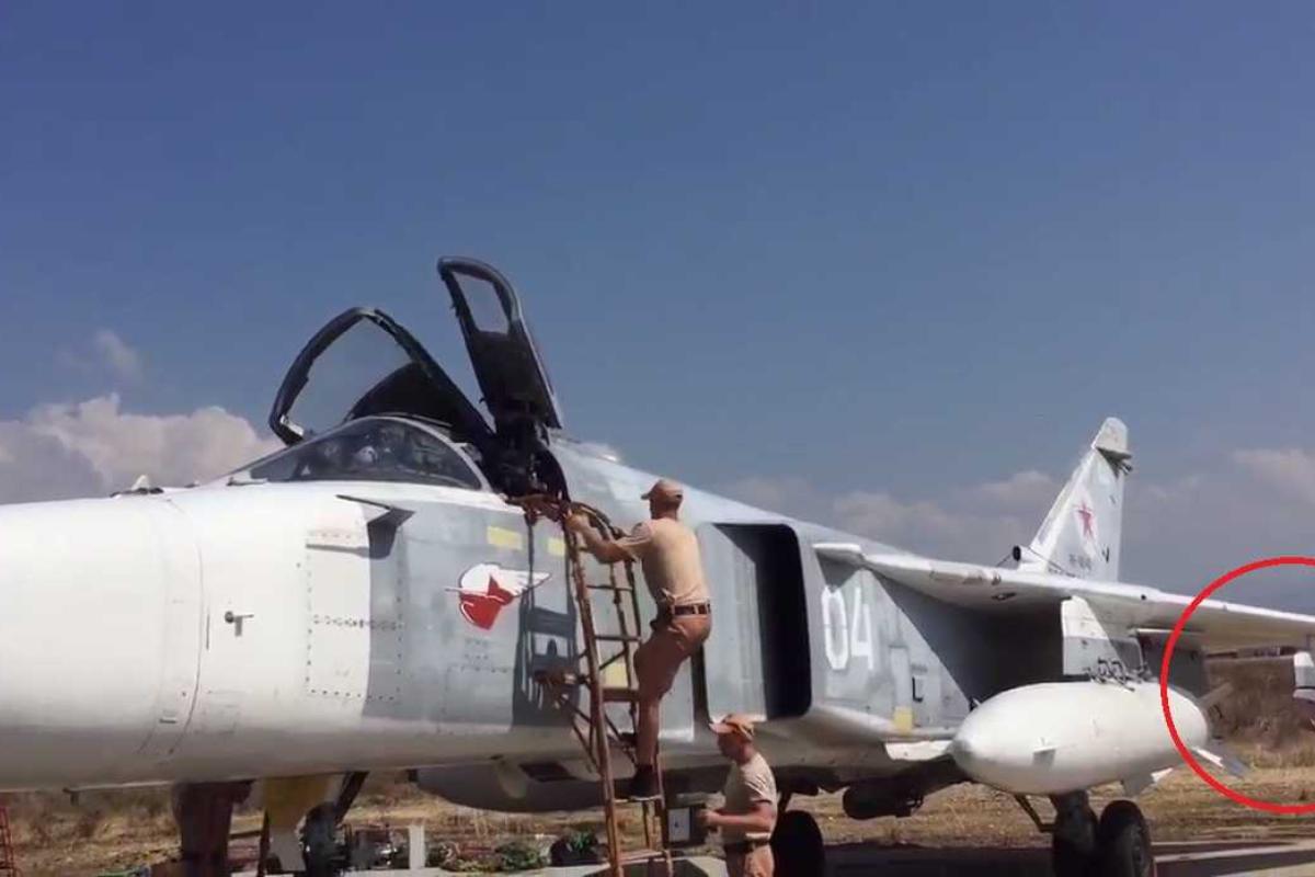 Названы фамилии пилотов ВВС РФ, которые бомбят Сирию Названы фамилии пилотов ВВС РФ, которые бомбят Сирию