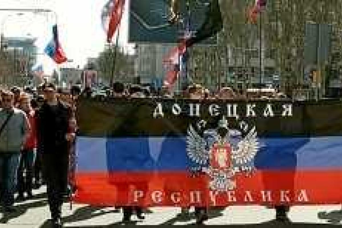 В Горловке молодые люди открыто заявили боевикам, что ненавидят их В Горловке молодые люди открыто заявили боевикам, что ненавидят их