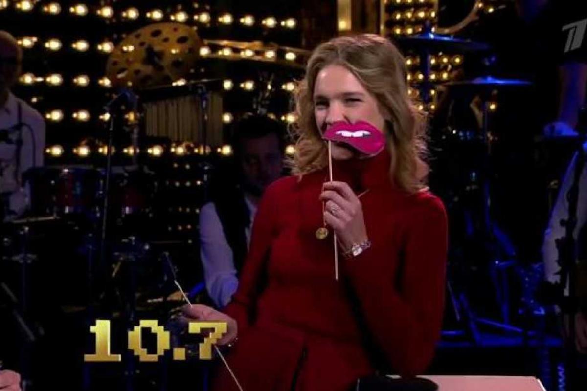 У известной модели частично парализовано лицо