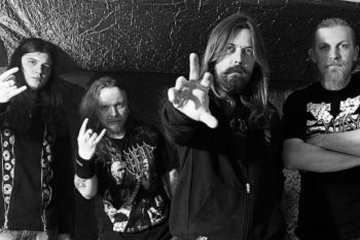 Роскомнадзор объявил песни «Коррозии металла» и «Циклон-Б» экстремистскими Роскомнадзор объявил песни «Коррозии металла» и «Циклон-Б» экстремистскими