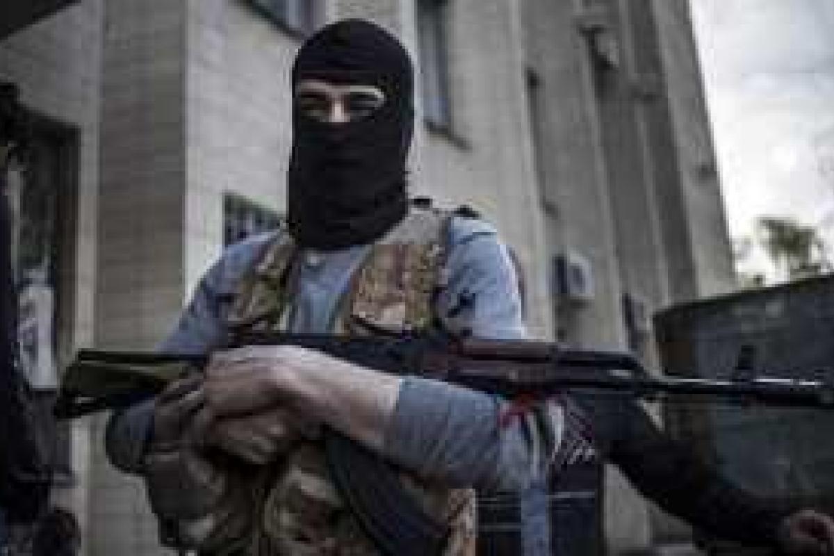 Пьяный сын чиновника "ДНР" жестоко избил людей в центре Донецка Пьяный сын чиновника "ДНР" жестоко избил людей в центре Донецка