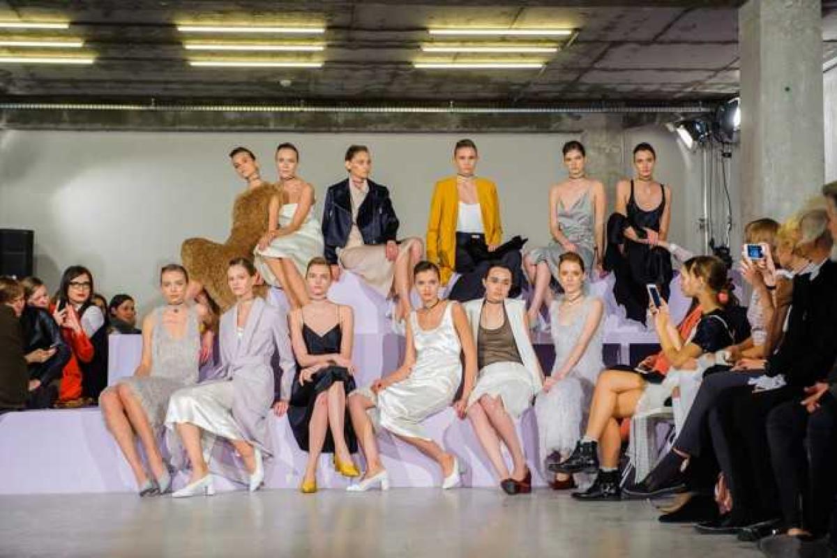 Участницы реалити «Супермодель по-украински» дефилировали на показах с ТОП-моделями Участницы реалити «Супермодель по-украински» дефилировали на показах с ТОП-моделями