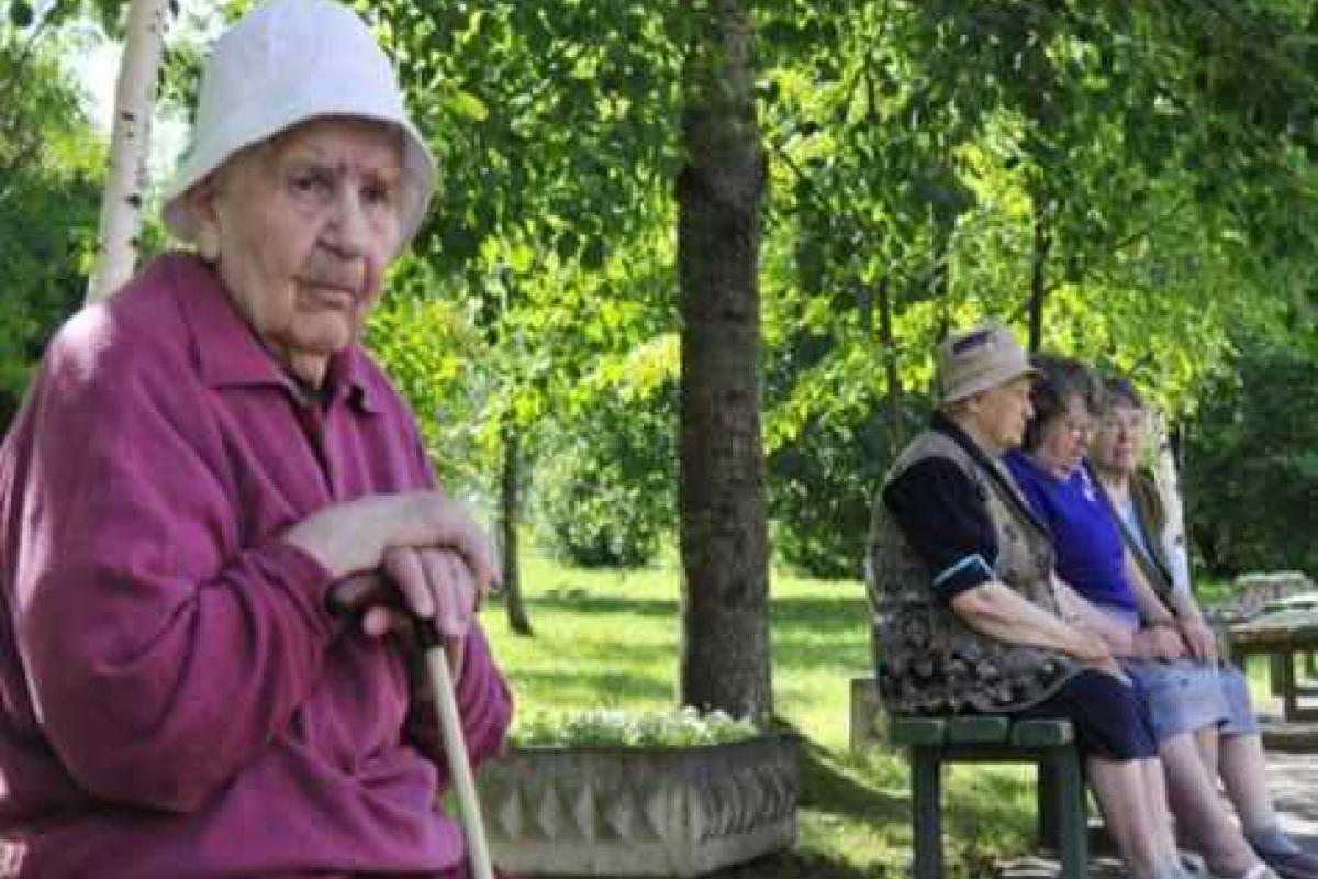 Россиян могут обязать финансово обеспечивать своих пожилых родителей