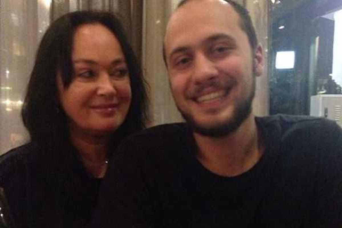 Лариса Гузеева показала поклонникам своего взрослого сына