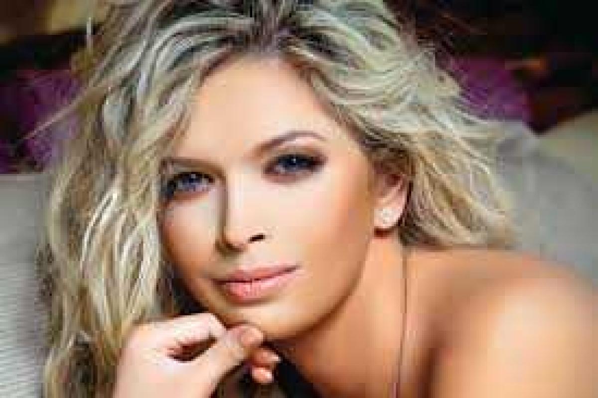 Вера Брежнева в прошлом подметала улицы Днепропетровска Вера Брежнева в прошлом подметала улицы Днепропетровска