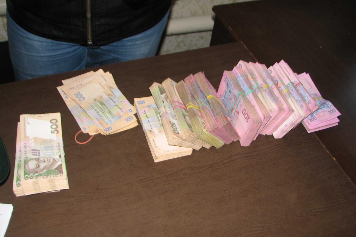 На границе с Россией пограничники обнаружили крупную сумму денег На границе с Россией пограничники обнаружили крупную сумму денег