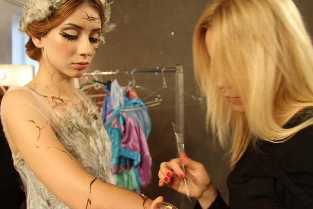 Участницы реалити «Супермодель по-украински» стали старыми куклами