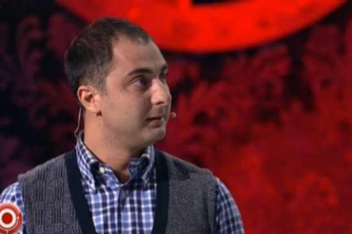 В Москве полиция задержала пьяного резидента Comedy Club за рулем «Ленд Ровера» В Москве полиция задержала пьяного резидента Comedy Club за рулем «Ленд Ровера»