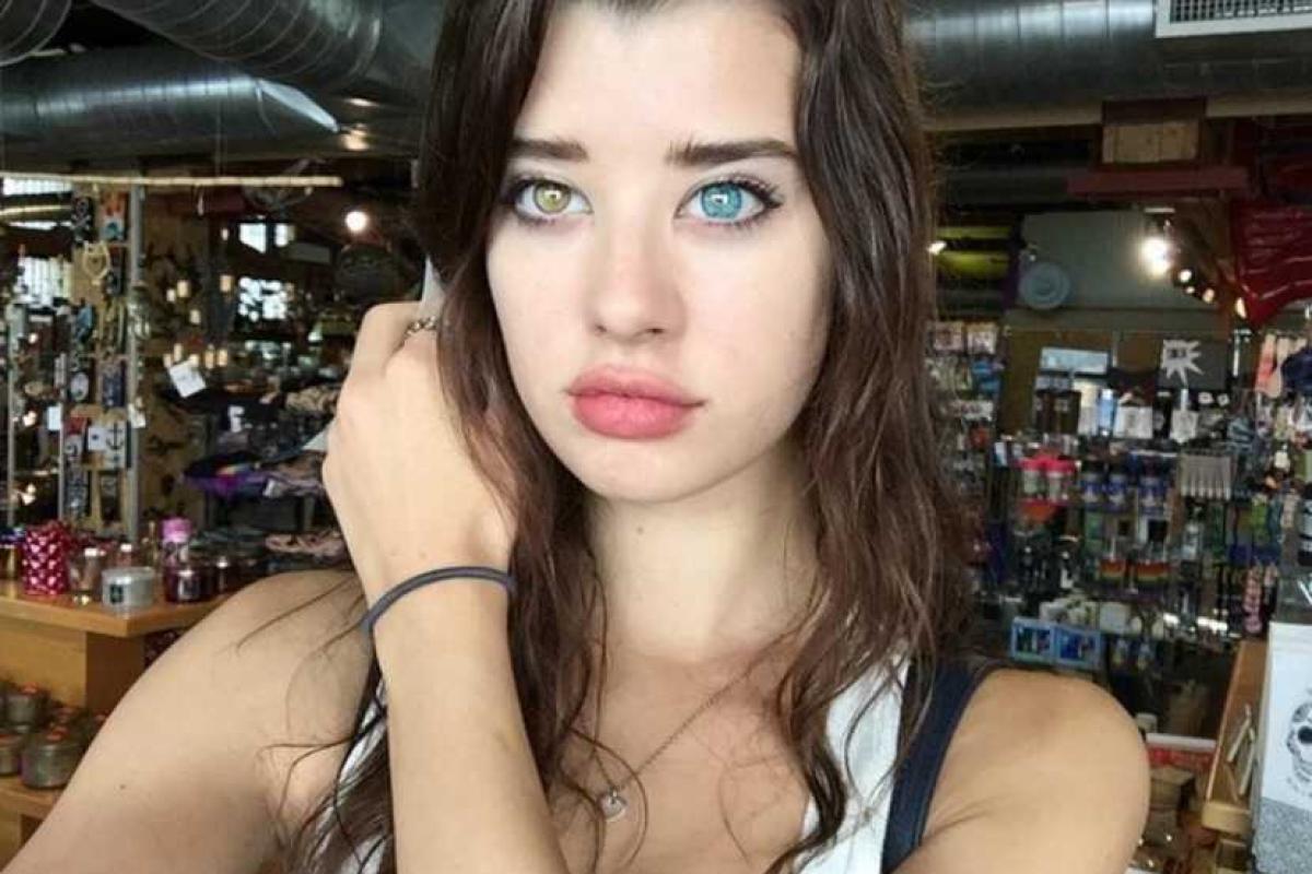 Американка с разноцветными глазами стала звездой сети Американка с разноцветными глазами стала звездой сети