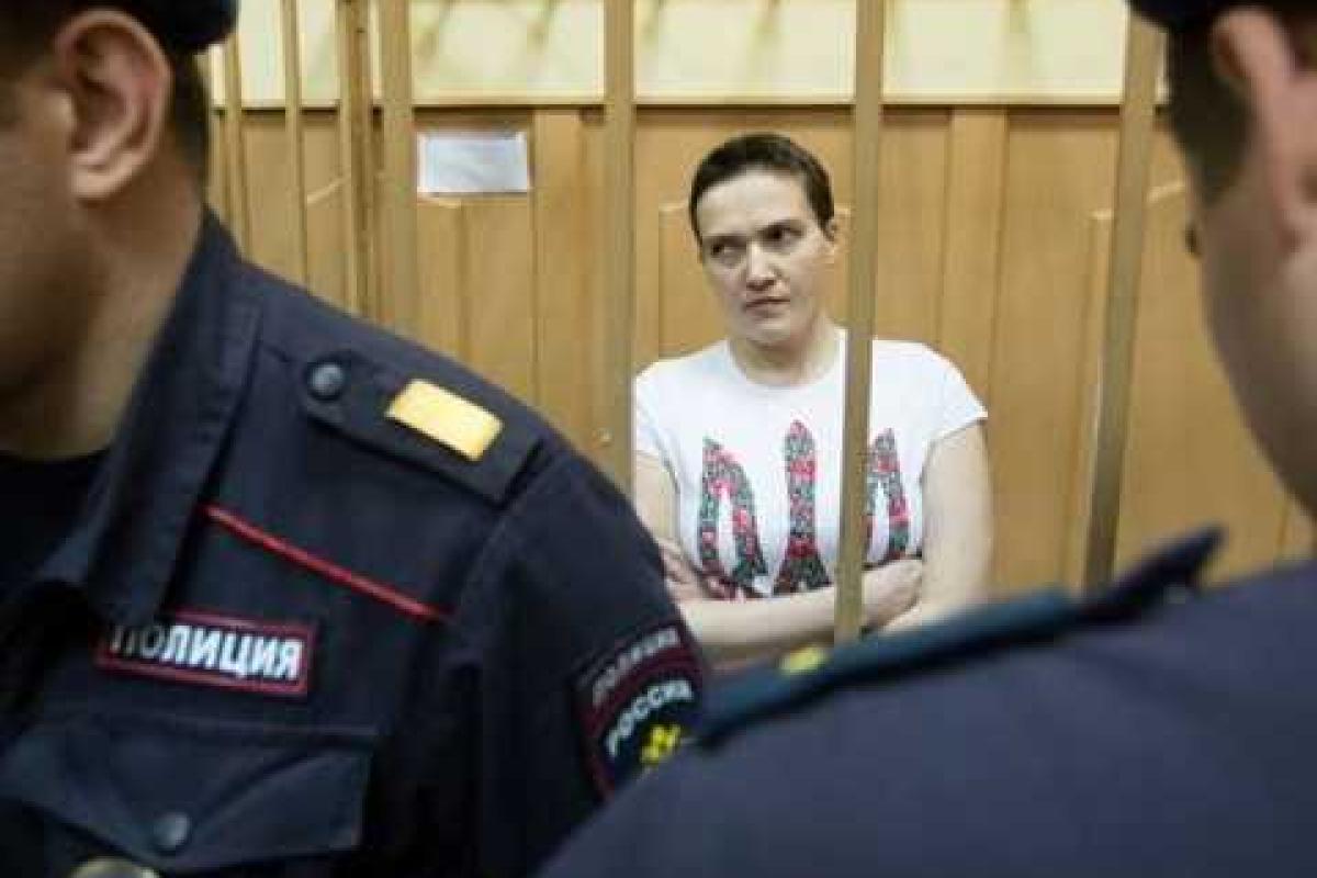 Украинскую летчицу Надежду Савченко оставили под стражей