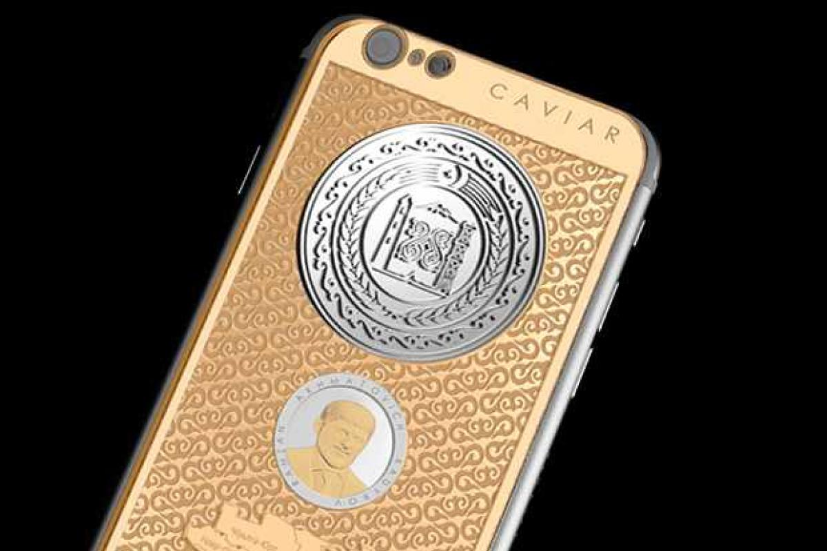 В России выпустили золотые iPhone с портретом Кадырова