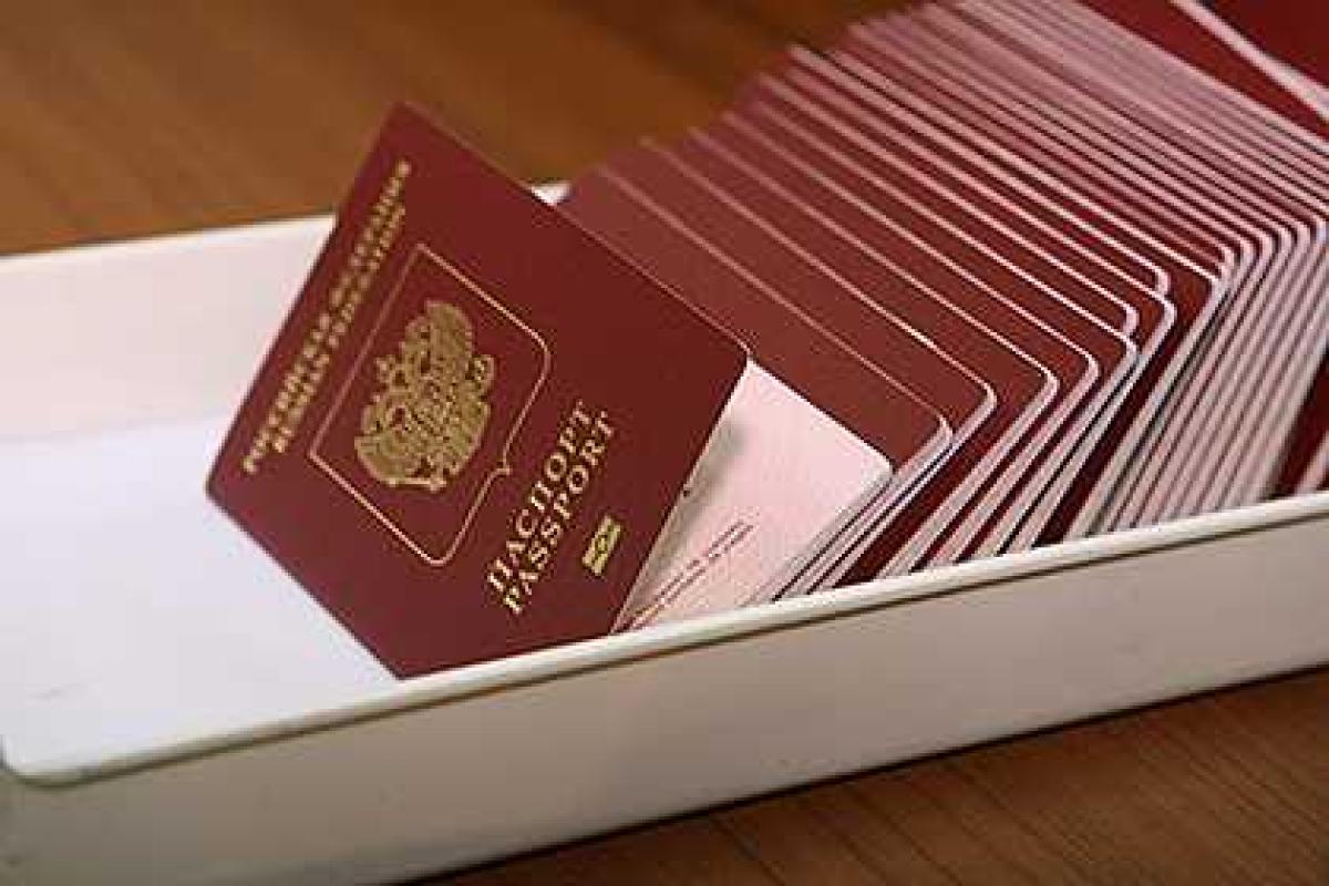 Франция хочет выдавать россиянам только многократные визы