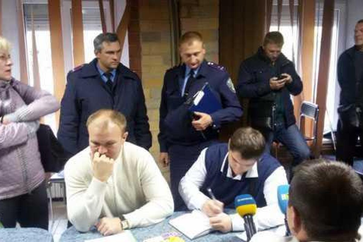 В Мариуполе милиция проверяет информацию об угрозах в адрес секретаря городской избирательной комиссии