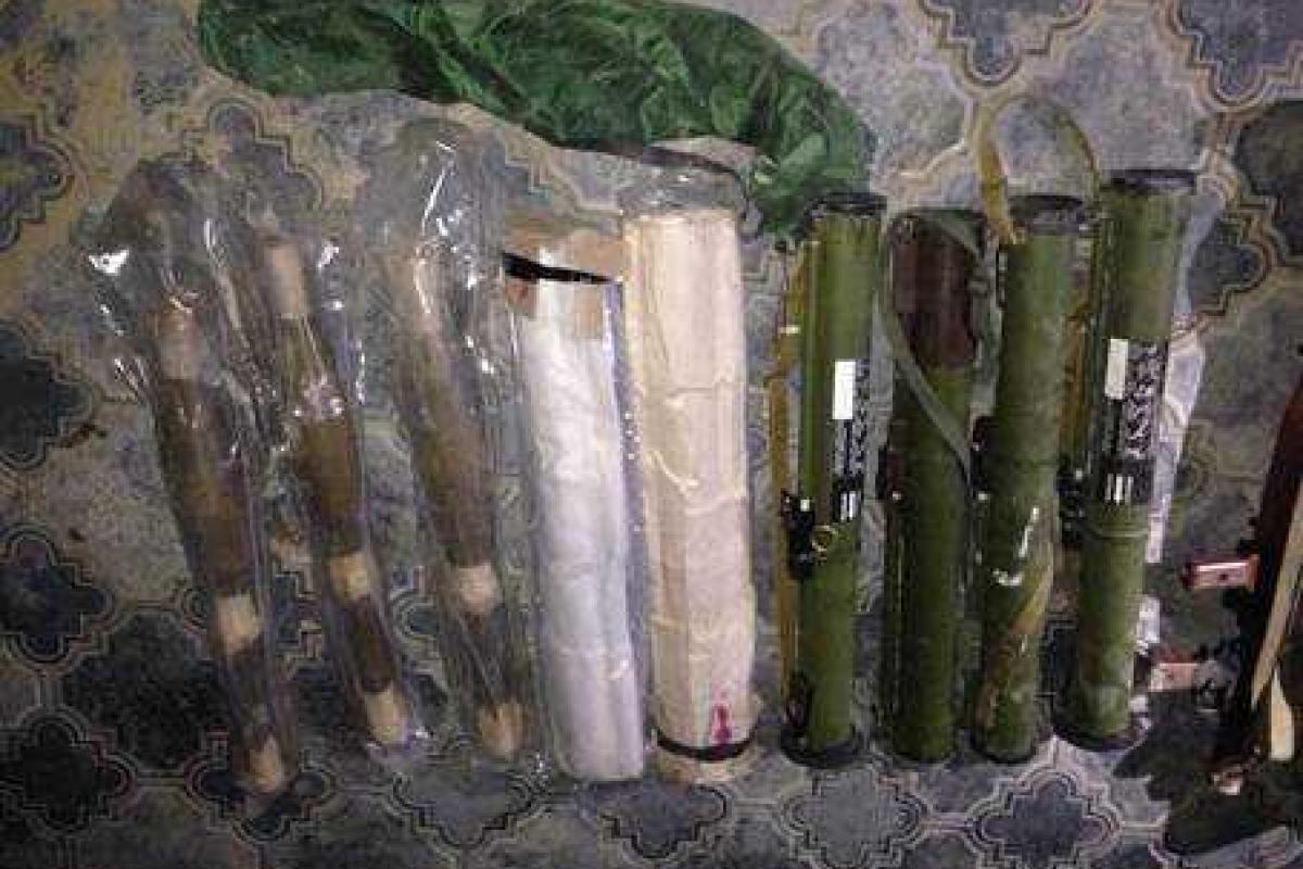 В зоне АТО обнаружены 3 тайника со средствами поражения, один из них - в пещере В зоне АТО обнаружены 3 тайника со средствами поражения, один из них - в пещере