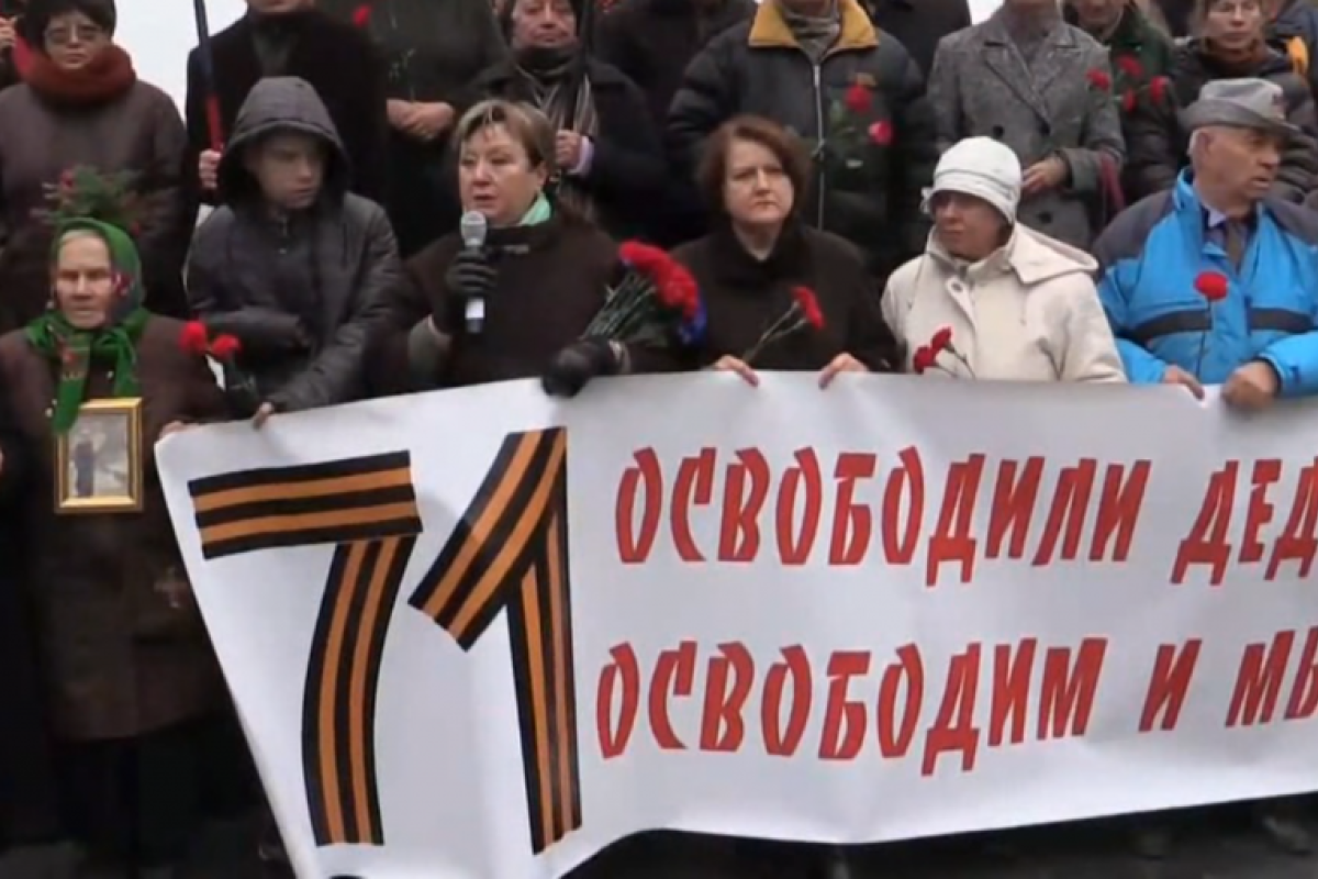 Наталья Витренко в центре Киева провела антиукраинский митинг, открыто восхваляя Сталина и коммунизм Наталья Витренко в центре Киева провела антиукраинский митинг, открыто восхваляя Сталина и коммунизм