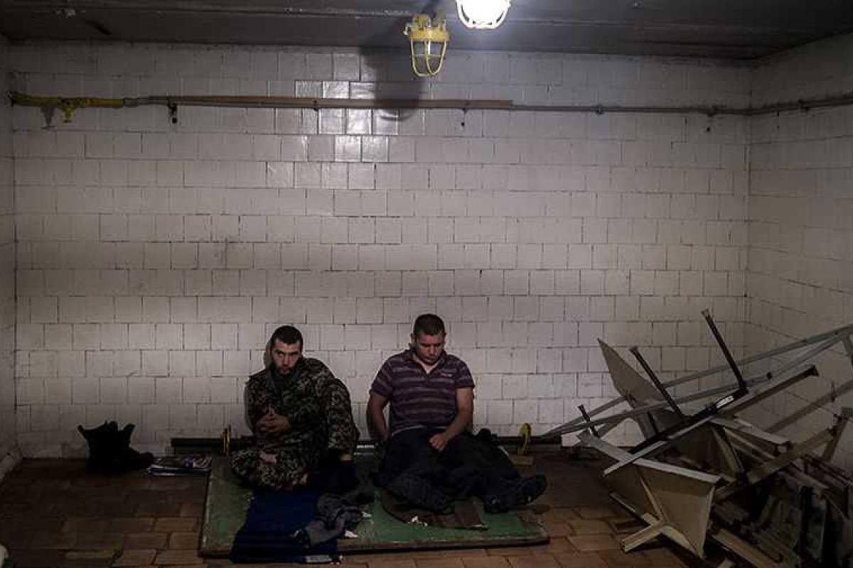 Боевик рассказал, в каких жутких условиях в "ДНР" держат "на подвале" своих Боевик рассказал, в каких жутких условиях в "ДНР" держат "на подвале" своих