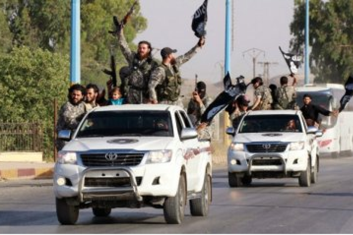Чиновники США интресуются, откуда у боевиков ИГ столько джипов Toyota