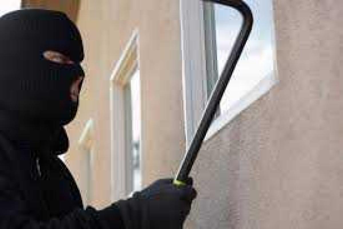 Утреннее "дело" вора-альпиниста в Никополе закончилось провалом Утреннее "дело" вора-альпиниста в Никополе закончилось провалом