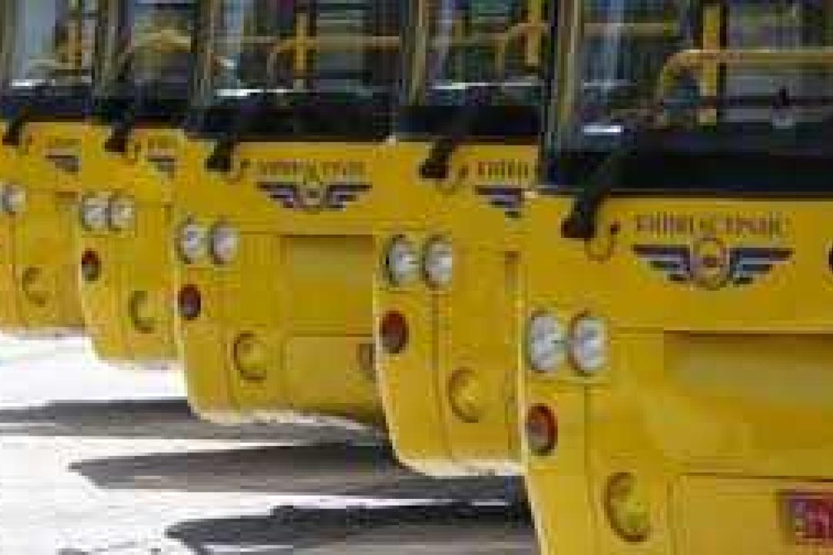 В Киеве мужчина бросал камни в маршрутные такси  В Киеве мужчина бросал камни в маршрутные такси