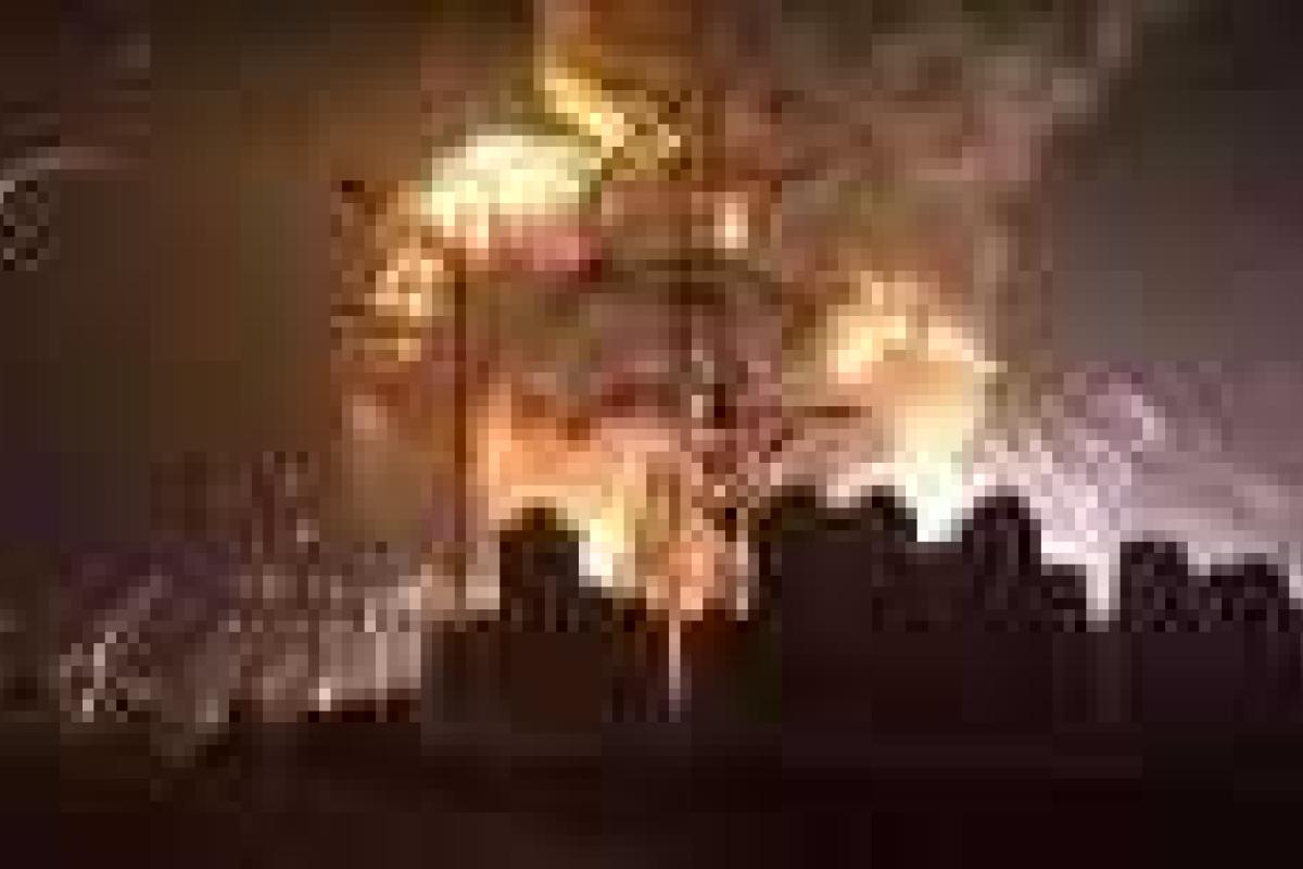 В городе Сватово Луганской области уже полчаса раздаются сильные взрывы