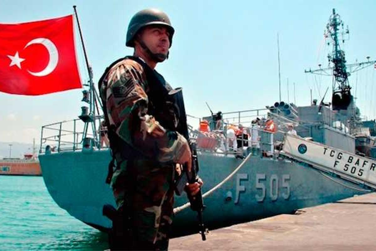 Россия может загнать себя в угол, если Турция решит заблокировать пролив Босфор Россия может загнать себя в угол, если Турция решит заблокировать пролив Босфор