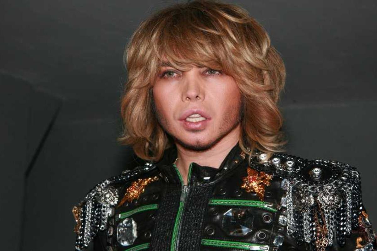 Эпатажный Сергей Зверев теряет поклонников из-за хакеров