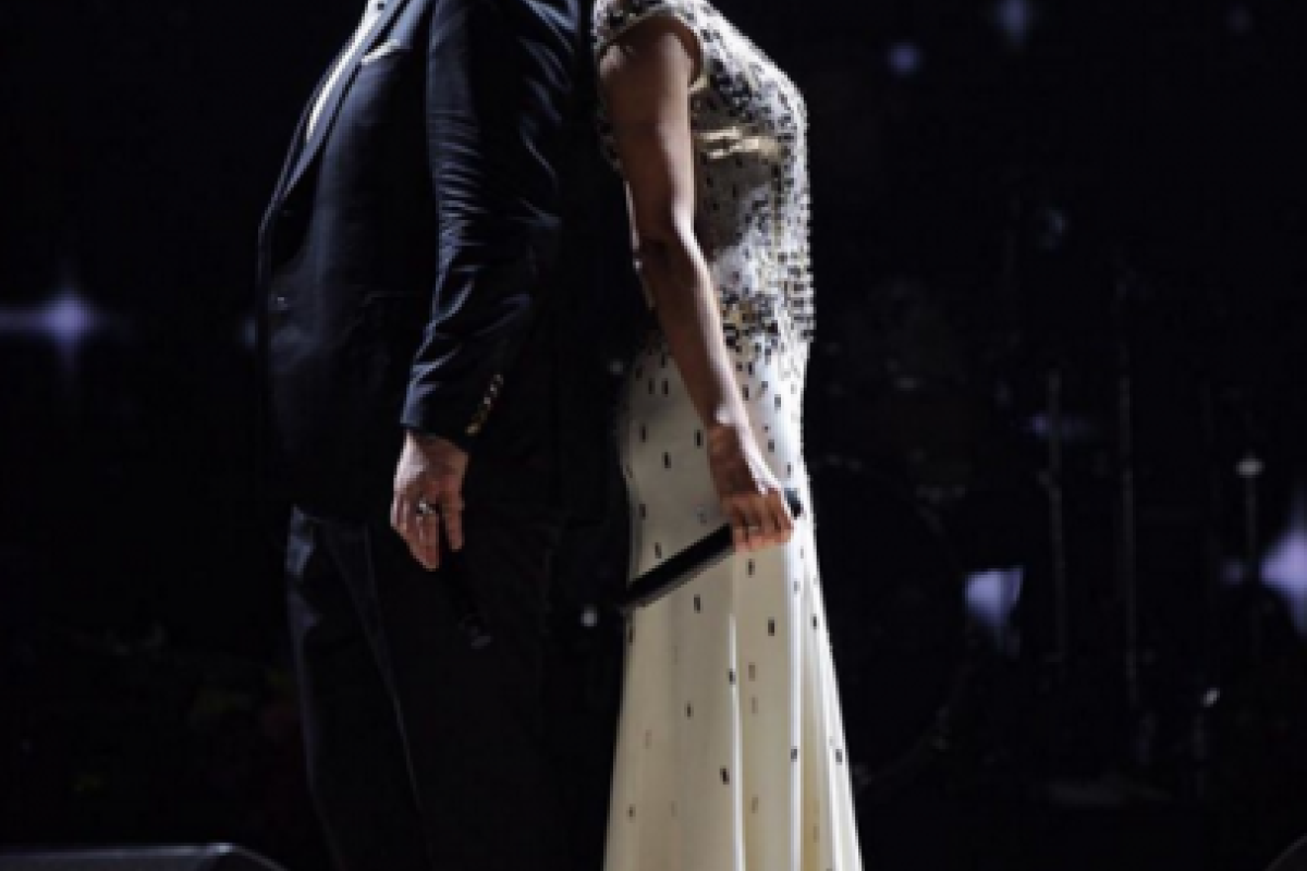 Счастливая Вера Брежнева показала поклонникам обручальное кольцо 