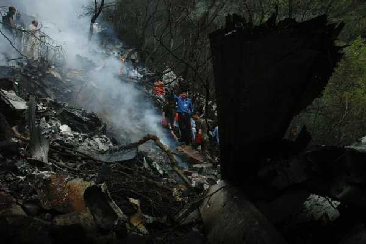 На месте крушения А321 найдены значимые для расследования документы На месте крушения А321 найдены значимые для расследования документы