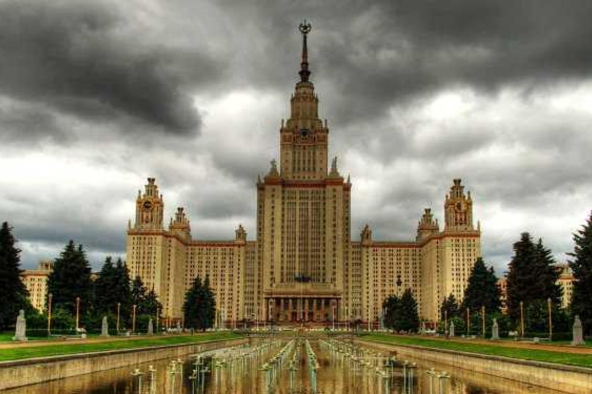 Аспирант МГУ жестоко избил коменданта общежития самодельным копьем Аспирант МГУ жестоко избил коменданта общежития самодельным копьем