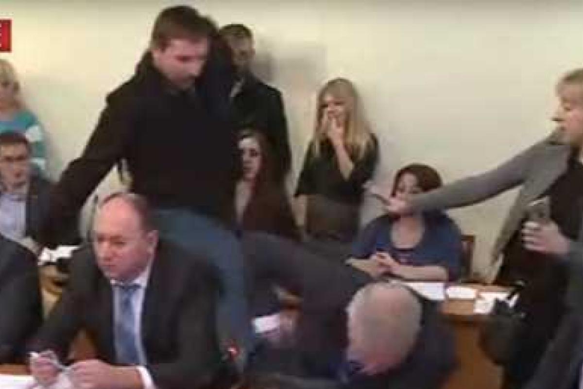 Парасюк - Писному: «Сложу мандат, но найду тебя, гнида»