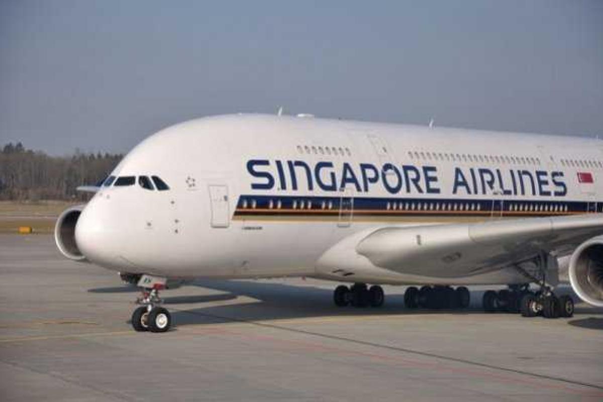 Авиалайнер из США обыскали в Сингапуре после сообщения о бомбе Авиалайнер из США обыскали в Сингапуре после сообщения о бомбе