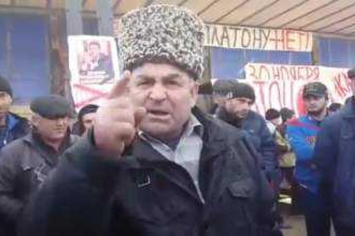 Протестующие дагестанские дальнобойщики сообщили о 800 фурах в районе Кизляра Протестующие дагестанские дальнобойщики сообщили о 800 фурах в районе Кизляра