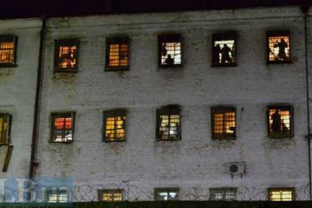 Подозреваемых в убийстве Бузины оставили за решеткой на полгода 