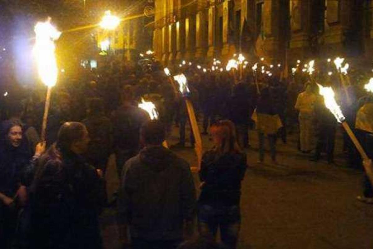 На Майдане после полуночи пройдет факельное шествие