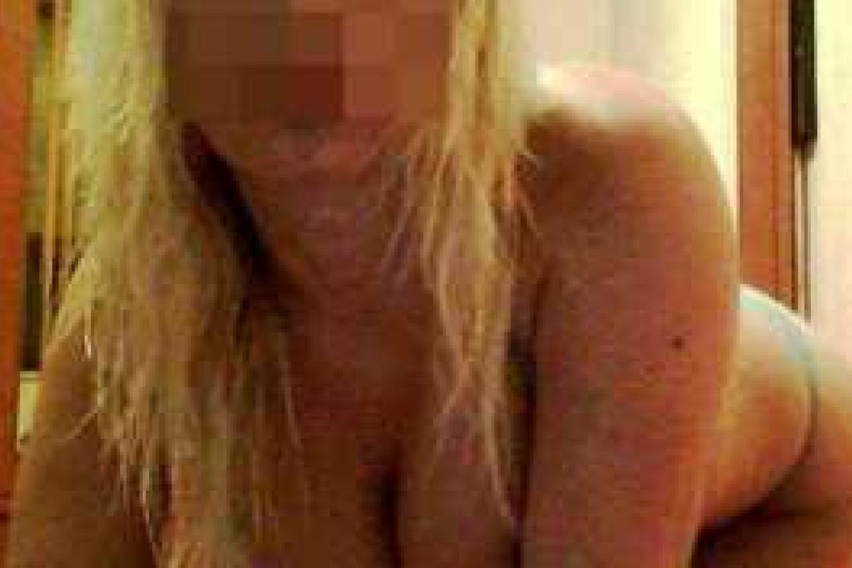 Школьник выложил в сеть интимные фото своей учительницы Школьник выложил в сеть интимные фото своей учительницы