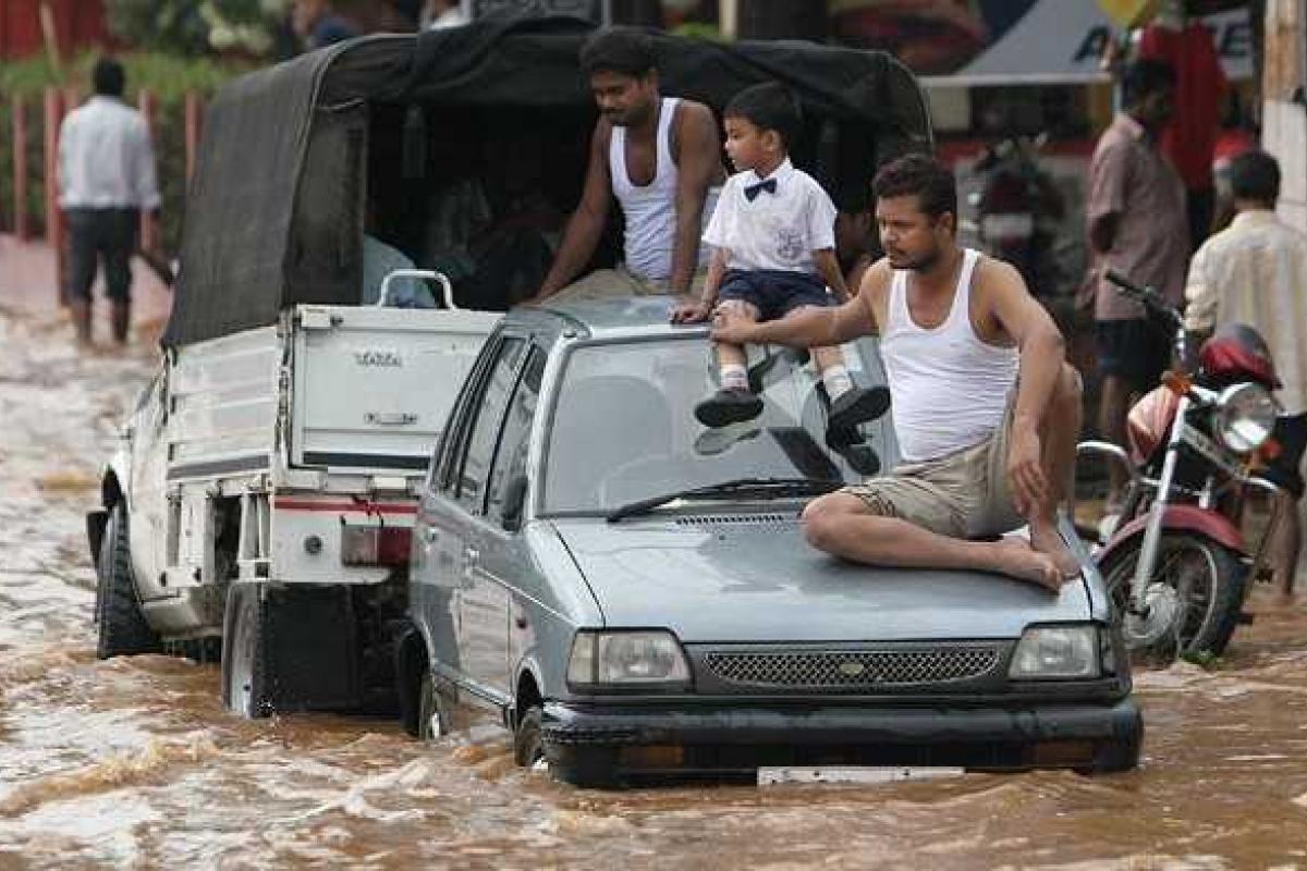 Наводнения на юге Индии унесли жизни более 150 человек Наводнения на юге Индии унесли жизни более 150 человек