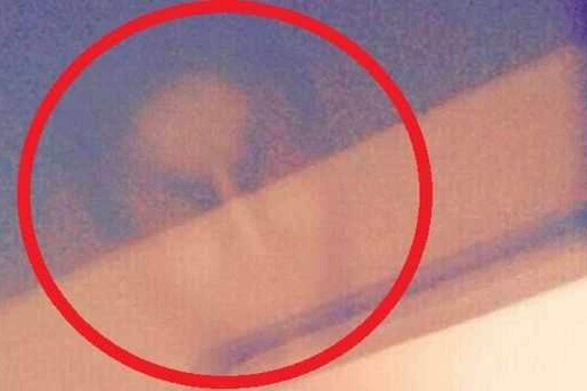 В Ирландии девушка случайно сделала селфи с призраком В Ирландии девушка случайно сделала селфи с призраком