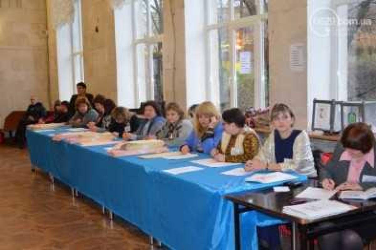 Аброськин вместе с Жебривским наблюдают за выборами в Мариуполе