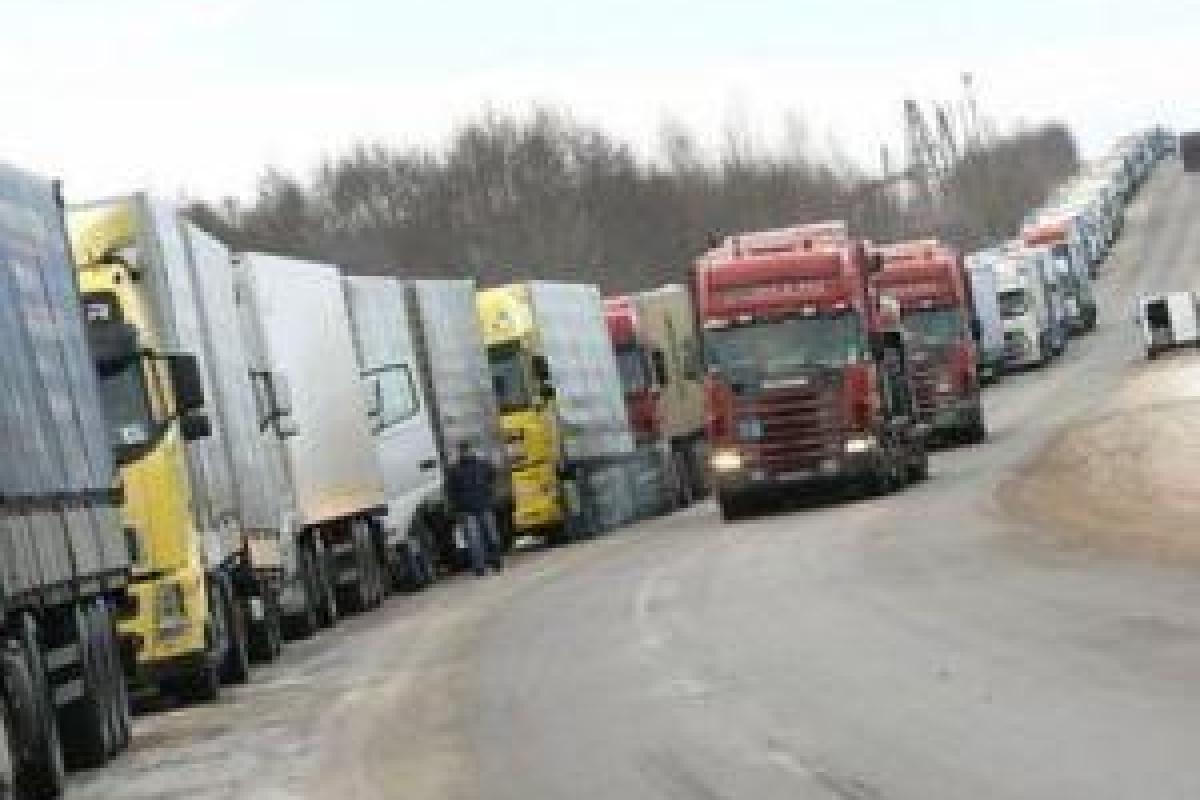 Первая колонна протестующих дальнобойщиков из Дагестана двинулась на Москву