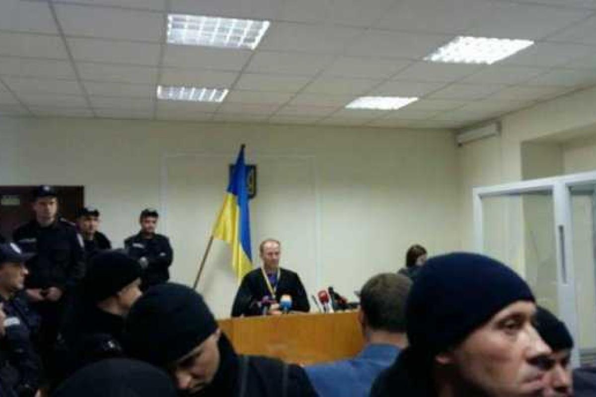 Во время суда над Корбаном на журналистку упал штатив Во время суда над Корбаном на журналистку упал штатив