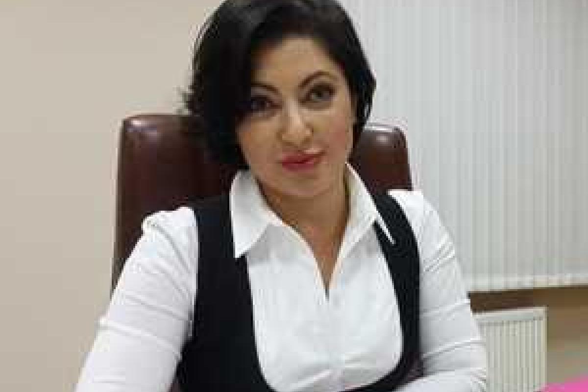 Захарченко уволил "министра ДНР", которая неоднократно выезжала в Киев Захарченко уволил "министра ДНР", которая неоднократно выезжала в Киев