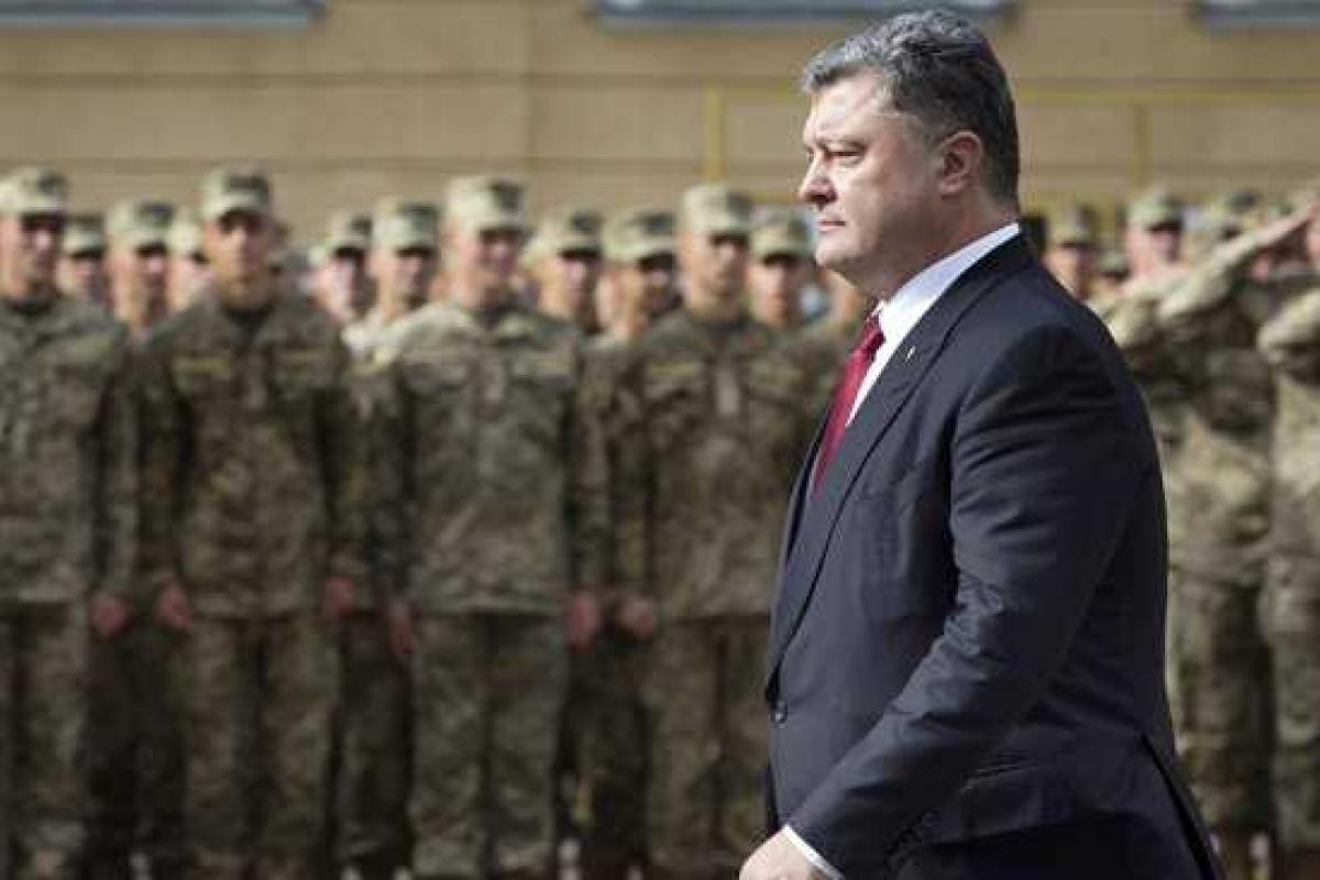 Президент Порошенко заявил об эскалации напряженности в Донбассе Президент Порошенко заявил об эскалации напряженности в Донбассе