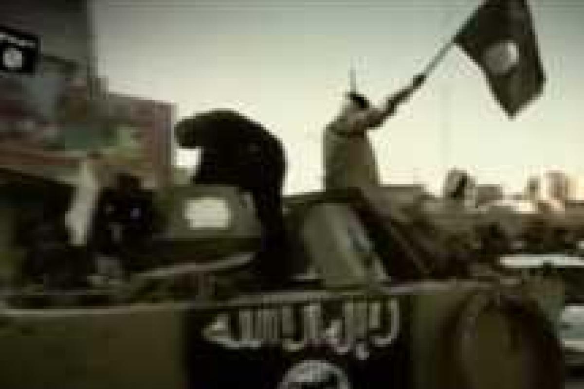 Боевик ИГ французам: "Пока вы не перестанете бомбить, вы не будете жить в мире. Вы будете даже бояться сходить на рынок" Боевик ИГ французам: "Пока вы не перестанете бомбить, вы не будете жить в мире. Вы будете даже бояться сходить на рынок"