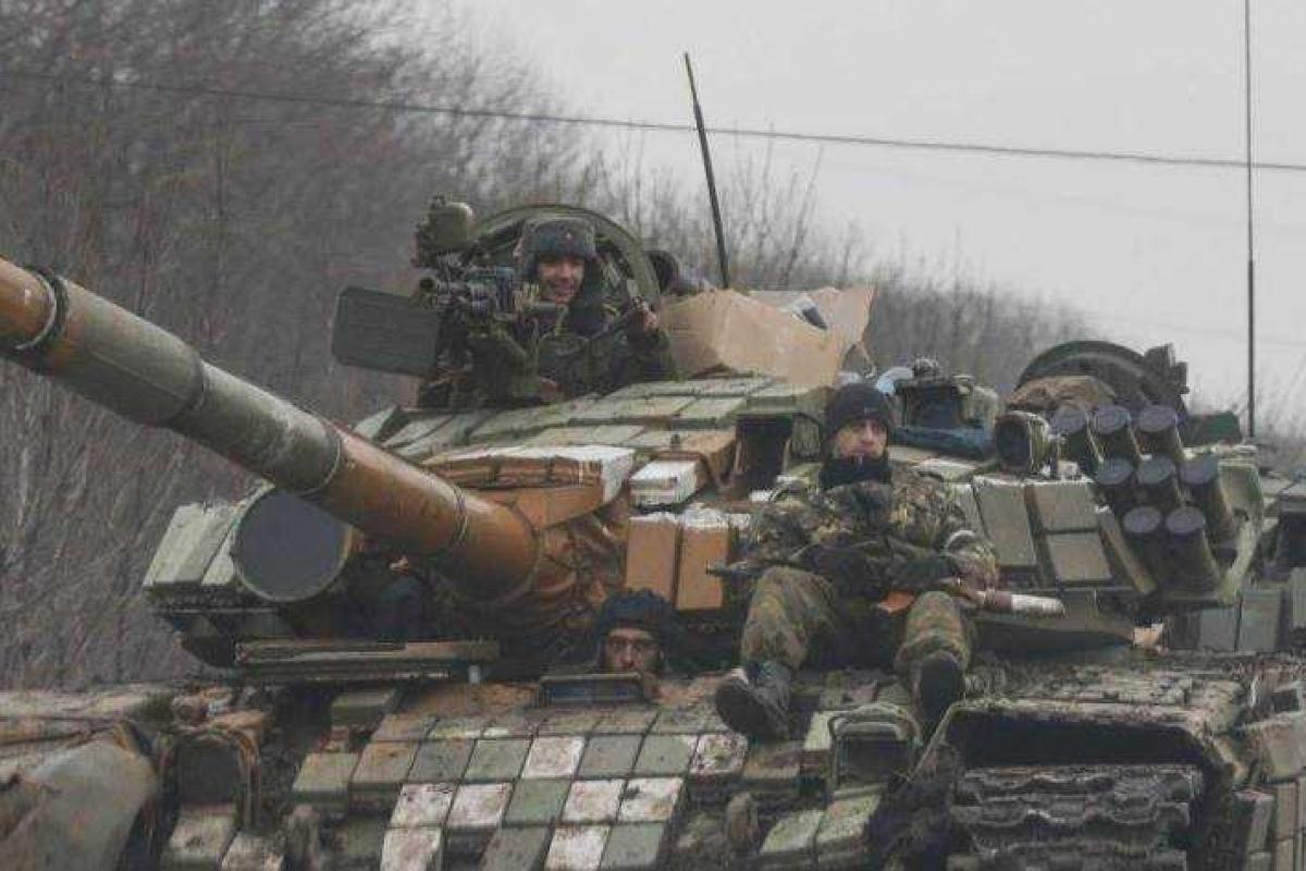 Жители Горловки заявляют, что оккупанты не отводят технику