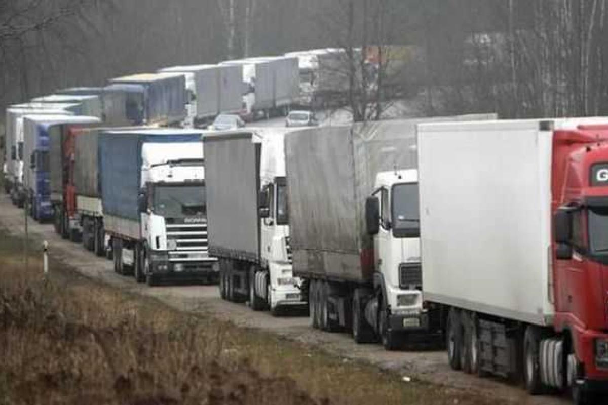 Российские дальнобойщики собираются в поход на Москву Российские дальнобойщики собираются в поход на Москву