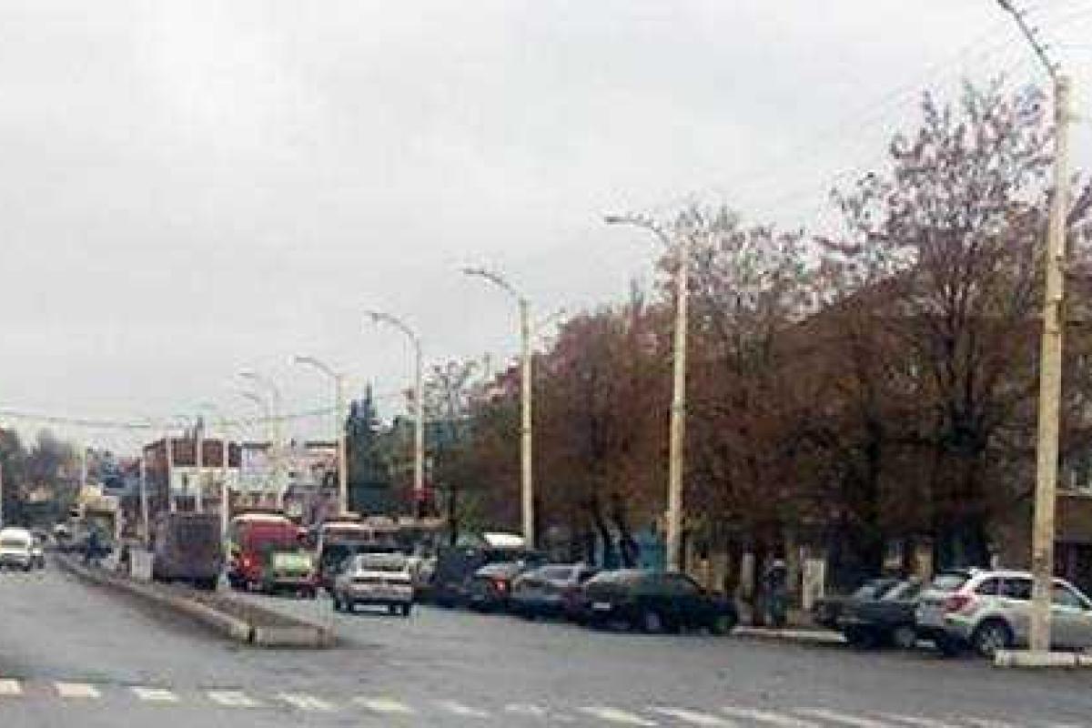 В «ЛНР» биллборд с изображением детей разместили рядом с рекламой ритуальных услуг В «ЛНР» биллборд с изображением детей разместили рядом с рекламой ритуальных услуг
