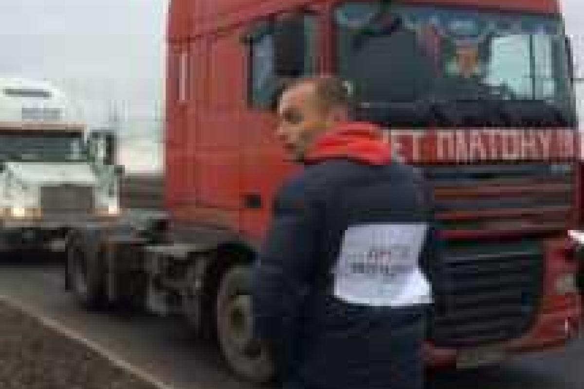 Встреча дальнобойщиков с министром транспорта в Санкт-Петербурге закончилась безрезультатно Встреча дальнобойщиков с министром транспорта в Санкт-Петербурге закончилась безрезультатно