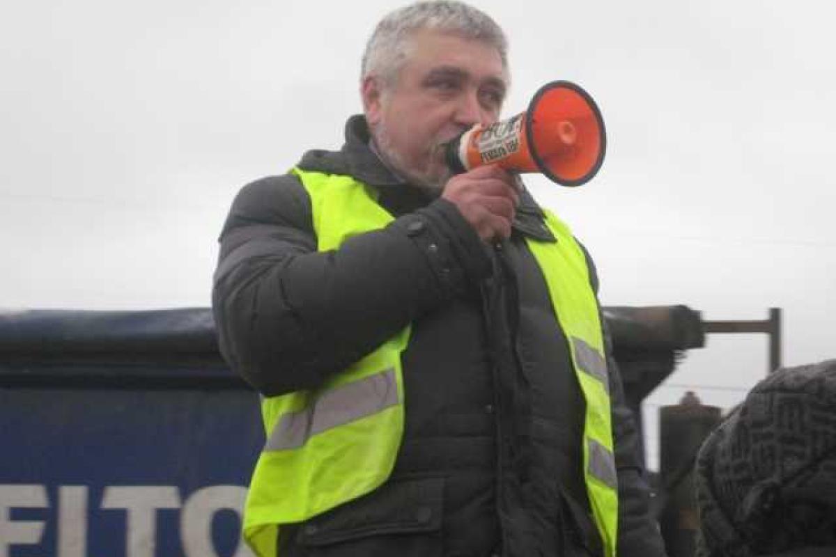 "Майдан" дальнобойщиков: бастующие водители едут в Москву не колонной, а небольшими группами "Майдан" дальнобойщиков: бастующие водители едут в Москву не колонной, а небольшими группами